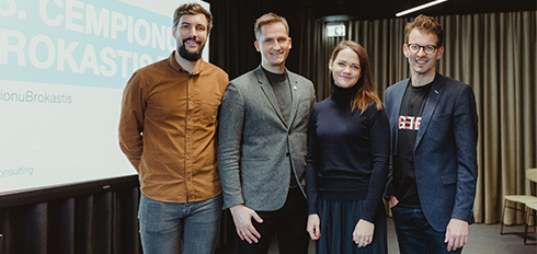 Čempionu brokastis augstāk par zemi