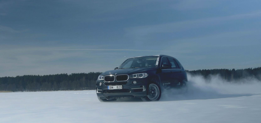 BMW X5 + VR eksperiments case study