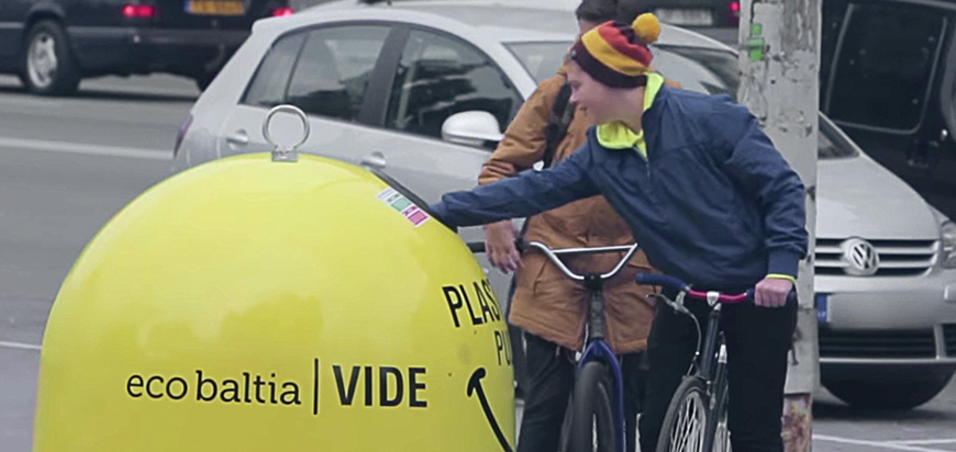 Talking recycling bins