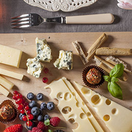 Trikātas siera plates